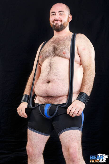 Bel gioco di Trent Turner con un giocattolo sessuale