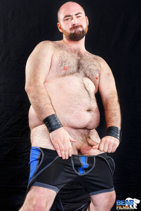 Bel gioco di Trent Turner con un giocattolo sessuale