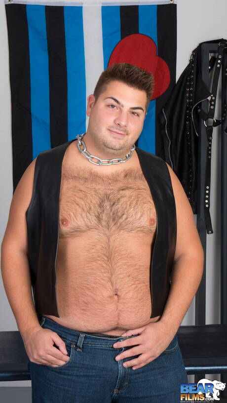 Pretty Frank Cubby jerk off his dick