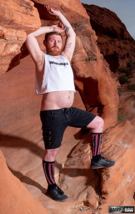 Lontra americana Otto Samson che si spoglia all