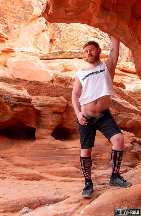 Lontra americana Otto Samson che si spoglia all