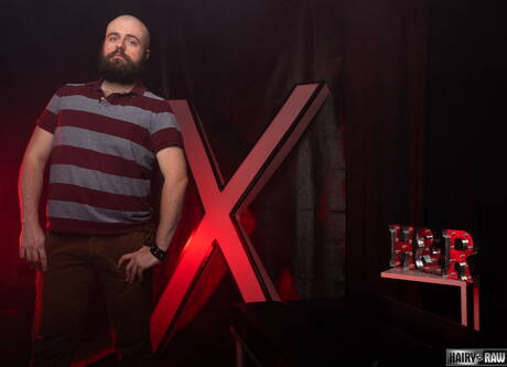 American mature bear Dax Librastic posing nude and showing tight ass