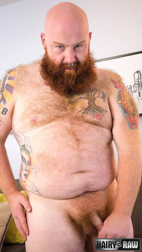 素敵なテイト・テイラーがチンポをいじっている