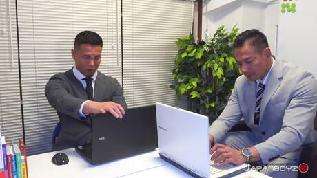 Asian Gay Network: Il muscoloso asiatico Ryuji e il fusto asiatico Rikiya fanno sesso di coppia bollente