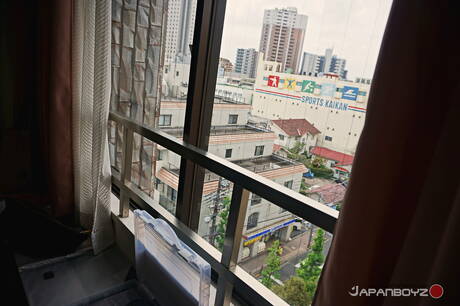 亞洲美少年 Akira 和年輕帥哥 Toyosuke 吸吮雞巴後乾了屁股