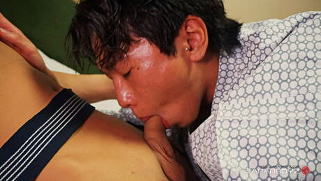 Twink Zen y el jovencito Toyosuke tienen sexo caliente