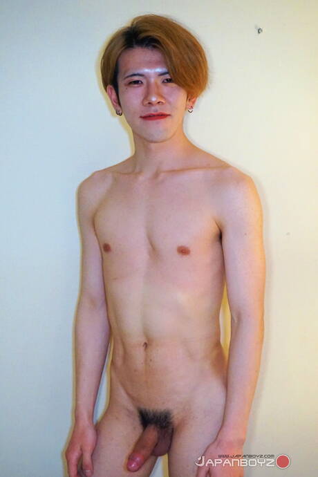 超級帥哥 Reach 和身材魁梧的 Haru 裸體擺造型