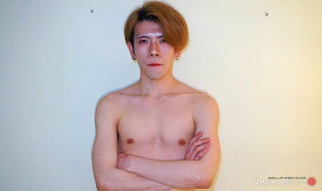 超級帥哥 Reach 和身材魁梧的 Haru 裸體擺造型