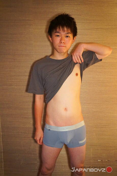 Oriental hot twink Akira and beautiful boy Ryo in hot homosexual scene