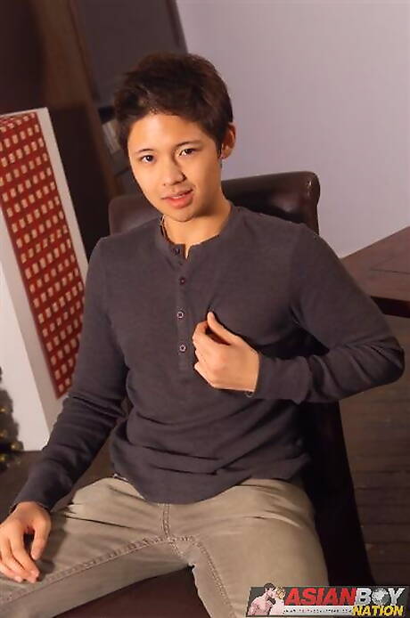 Oriental husky guy Scott Tsu playing with dick