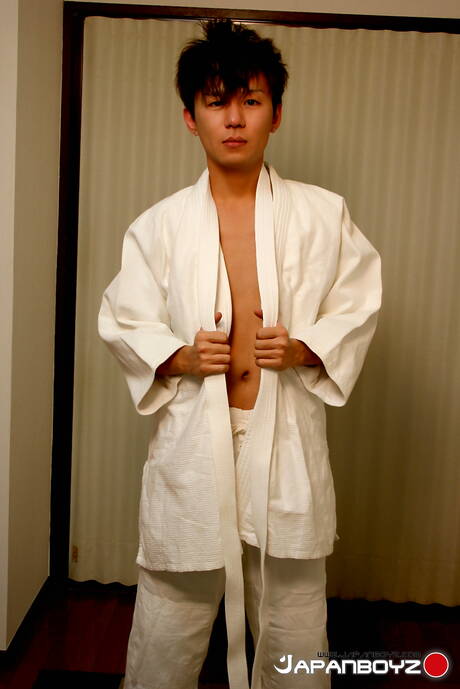 東方美少年 Yura 和東方辣妹 Toraemon 口交後做愛