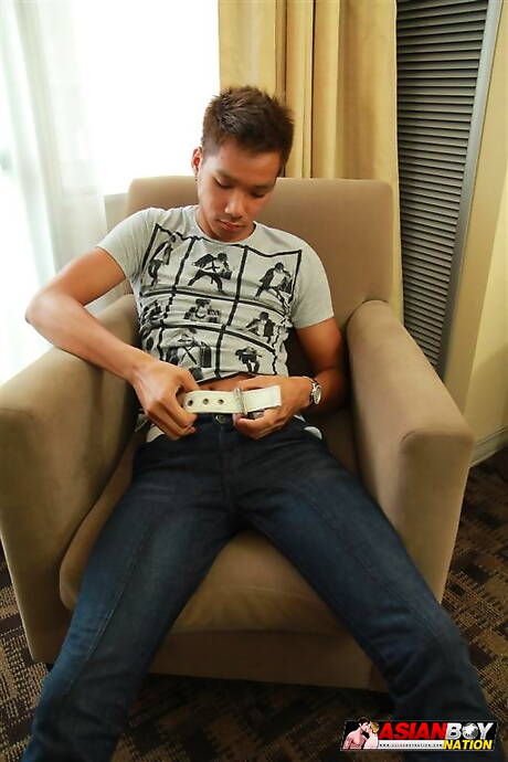 Asian young boy Nico Thai jack off his cock