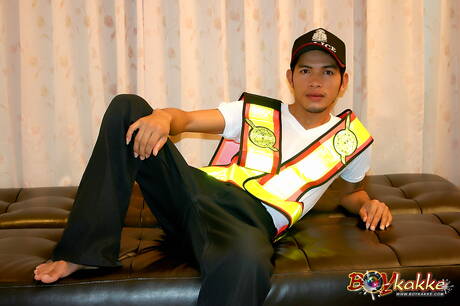 Oriental twink Jack Police jerk off his cock