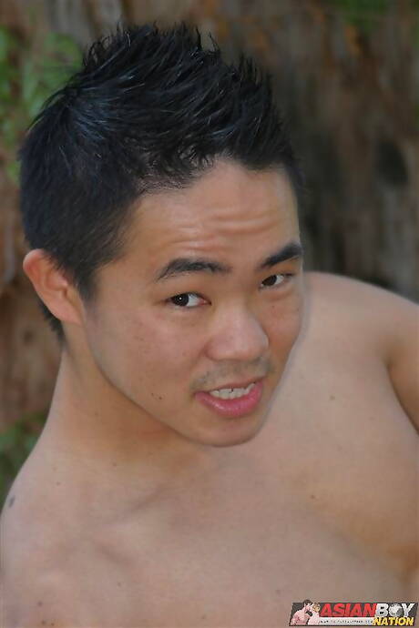 Le beau gosse asiatique Jake Imura s