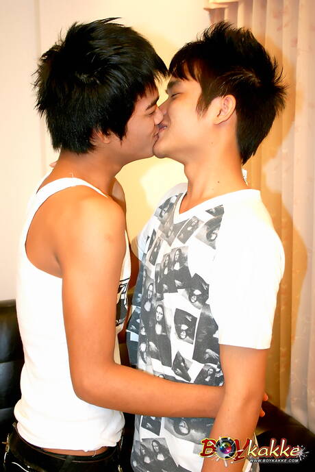 El jovencito moreno y caliente Paula en una escena de mamada