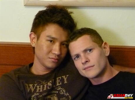 Asian Gay Network: Strongman Jeremy Lee and american stud Blue Bailey jack off dick