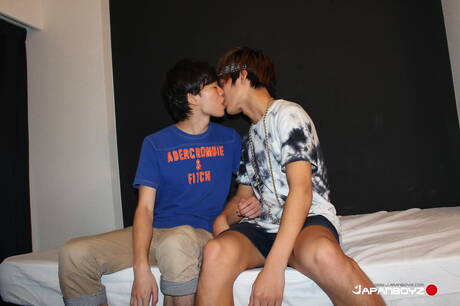 Oriental pretty boy Kairi and twink Ataru in hot ass fuck action