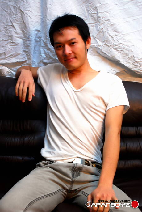 Asian Gay Network: El chico guapo asiático Usami se masturba la polla