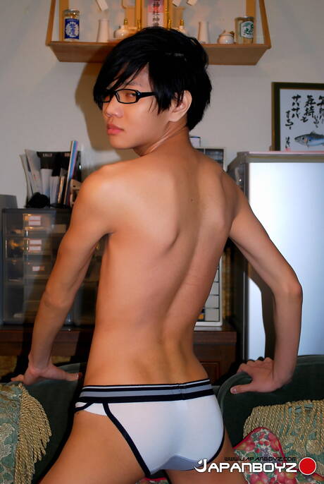 Hot twink Usami and young dude Kaorukun in dick sucking scene outside