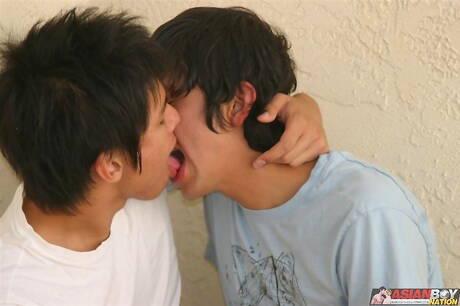 年輕帥哥 Seiji Moriya 和年輕帥哥 Francisco Flores 進行肛交