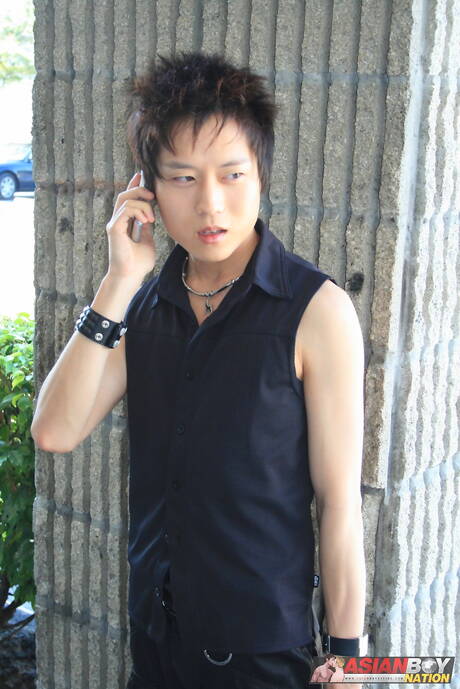 El joven J. Park y el guapo Nathaniel Rodríguez tienen un buen sexo oral