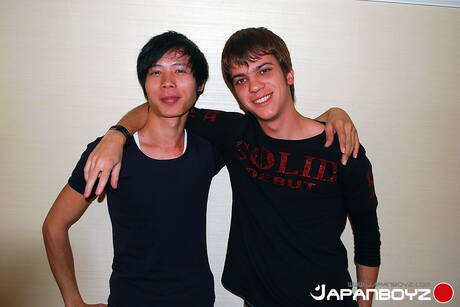 Il giovane ragazzo Khan e il giovane Shosei in una scopata anale bollente