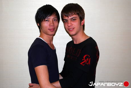 Asian Gay Network: 핫한 트윙크 칸과 젊은 남자 쇼세이가 뜨거운 엉덩이 섹스를 한다