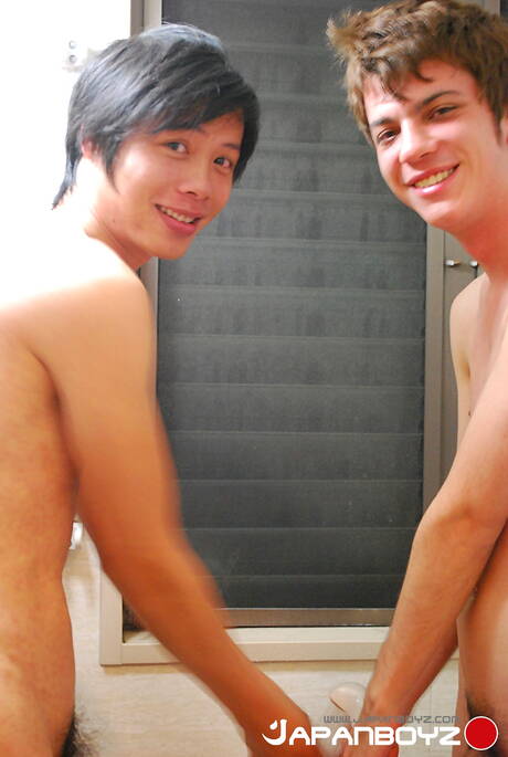 Twink Khan y el guapo Shosei tienen un buen sexo oral