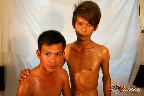 La joven Noom Sakda y el joven Nut Lakdee tienen sexo caliente