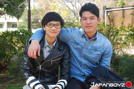 Asian Gay Network: Asian pretty boy Leo have anal sex outside