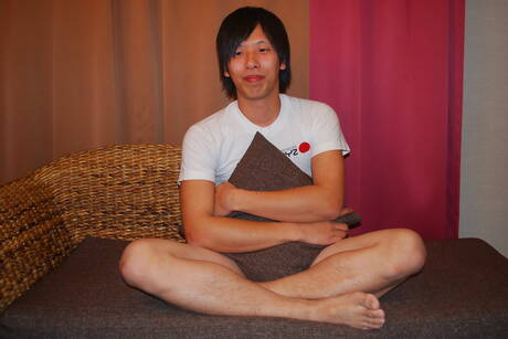 Der orientalische Twink Shosei und der junge Ryo San zeigen einen wunderschönen Körper