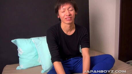 東洋カワウソのケイタがチンポをしごく