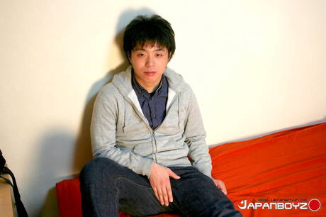 Der heiße asiatische Twink Sora Shima zeigt einen wunderschönen Körper