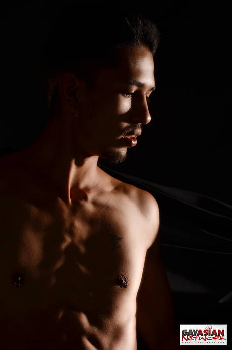 美國美少年Rave Hardick展現完美身材