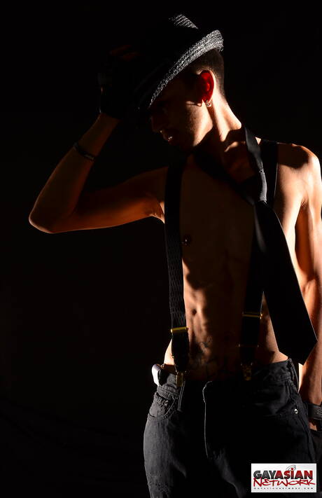 美國美少年Rave Hardick展現完美身材