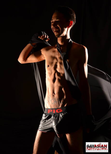 美國美少年Rave Hardick展現完美身材