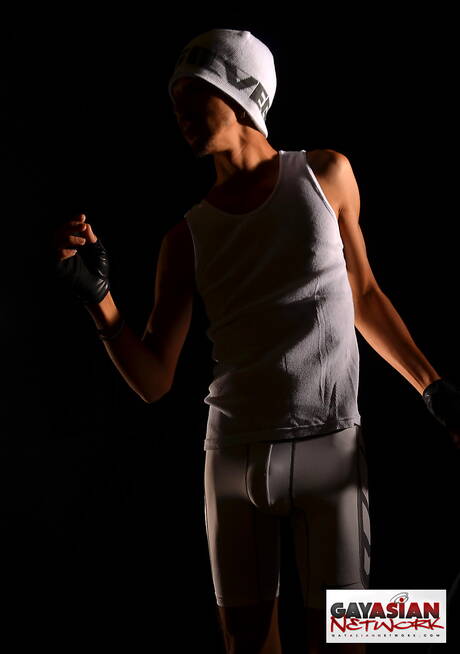 美國美少年Rave Hardick展現完美身材