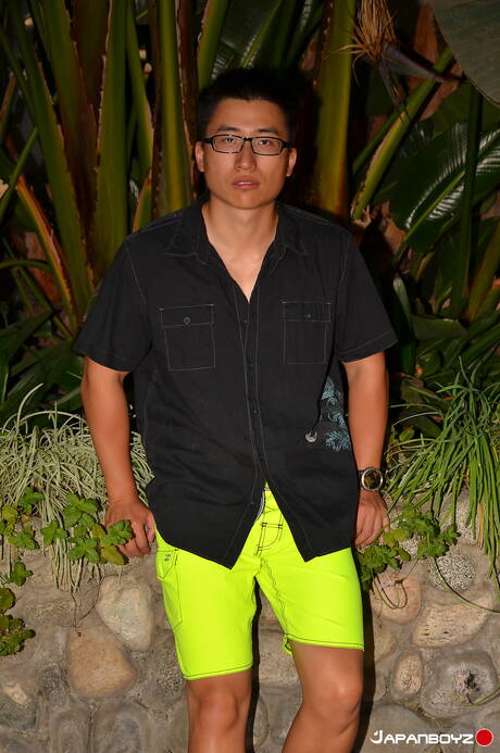 Oriental superstud Kai get naked and showing his butt outdoor