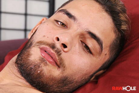 Beefcake Daguy get naked and showing nice ass