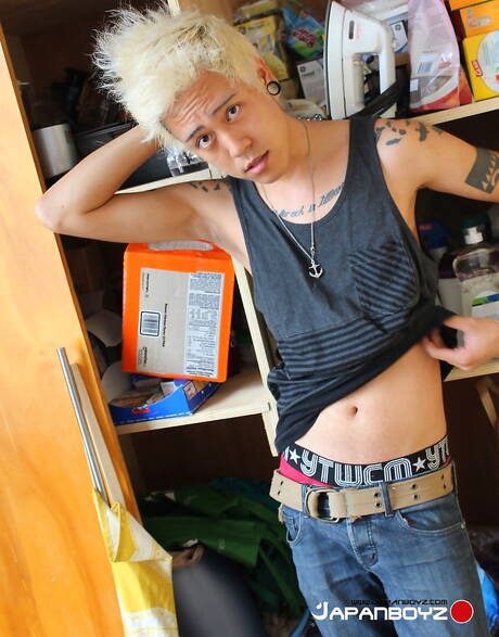 亞洲熱辣小鮮肉Yuki自慰