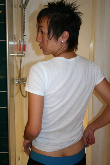Oriental young boy Ryu playing with cock in shower