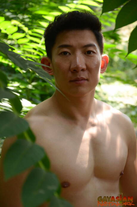 Asian Gay Network: Asian hunk Cody Hong posing nude and showing nice ass outdoor