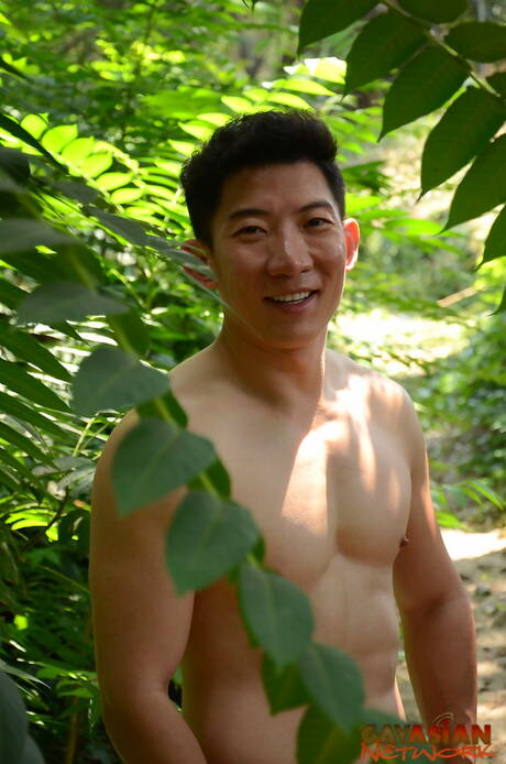 Asian hunk Cody Hong posing nude and showing nice ass outdoor
