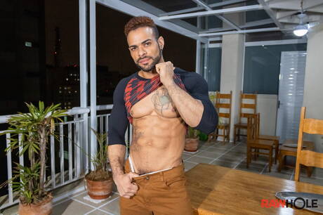 Douglas Ferraz 和巴西超級帥哥 Kaliu 在吸吮後操弄屁股