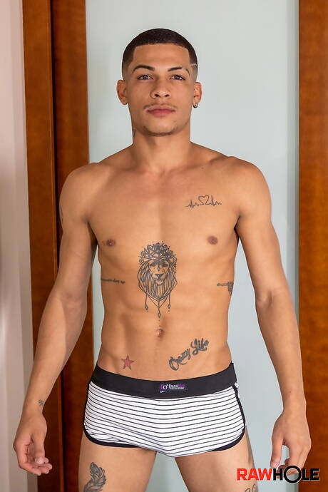 Beautiful dude Italo Andrade and sexy guy Eduardo Lima in hard anal sex