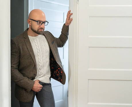 Die berühmten Amerikaner, der Bulle Adam Snow und der schöne Junge Noah White, ficken nach dem Saugen in den Arsch