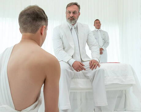 I ragazzi sexy Kristopher Weston, Logan Cross e Matthew Figata si sono scopati a vicenda