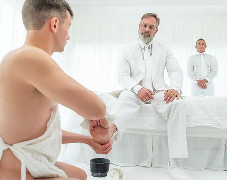 I ragazzi sexy Kristopher Weston, Logan Cross e Matthew Figata si sono scopati a vicenda