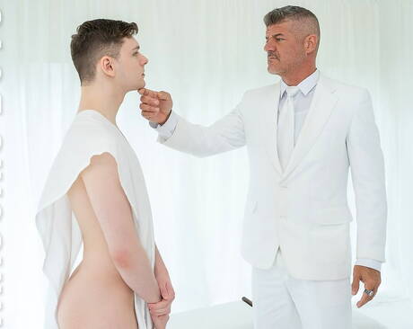 セクシーなアメリカ人、ゲイのクマのディロン・ストーンと少年のイーサン・テイトが愛し合う