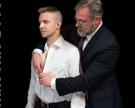 Znani Amerykanie, kulturysta Adam Snow i gorący młodzieniec Serg Shepard masturbują się zabawką erotyczną